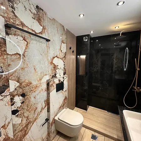 דירה Artion Jacuzzi ניקיטי