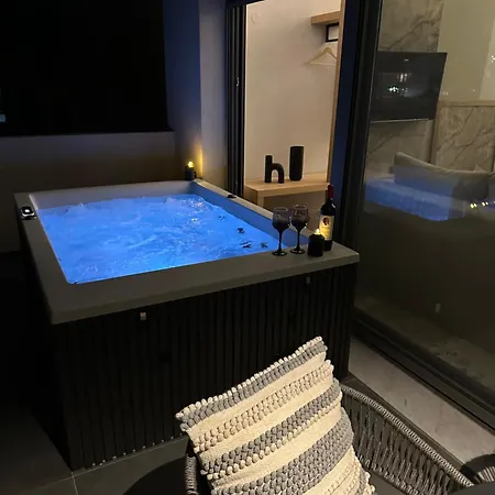 דירה Artion Jacuzzi ניקיטי