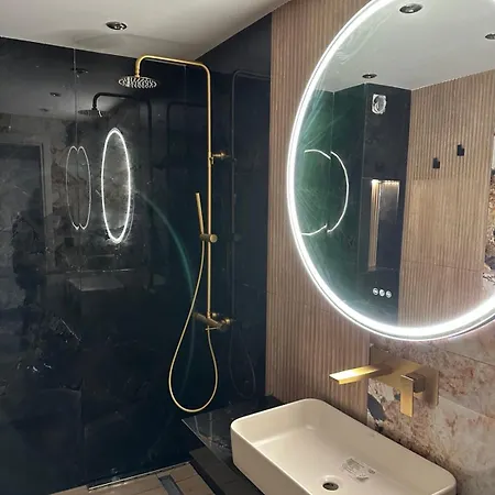 דירה Artion Jacuzzi ניקיטי