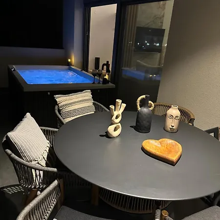 Artion Jacuzzi ניקיטי